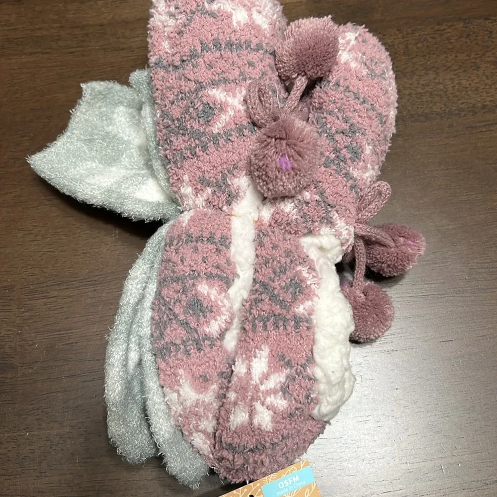 Muk Luks Women’s Cozy Ballerina & Sock Set